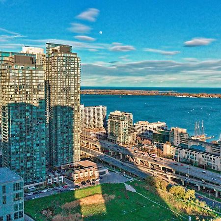 Guestic At Cityplace - Lake View & One Free Parking Toronto Esterno foto
