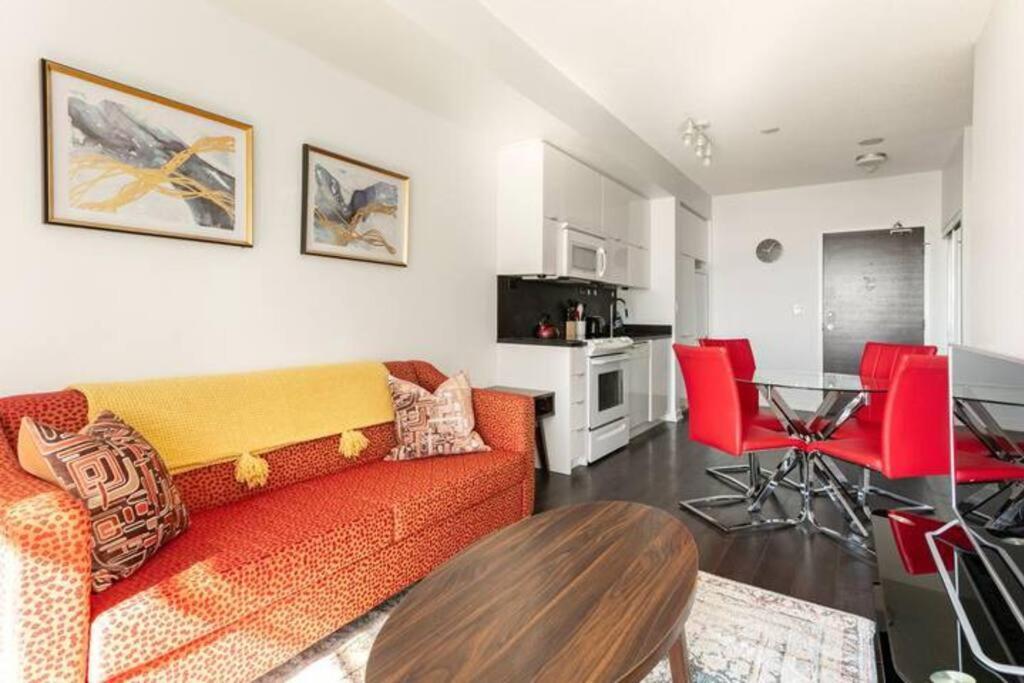 Guestic At Cityplace - Lake View & One Free Parking Toronto Esterno foto