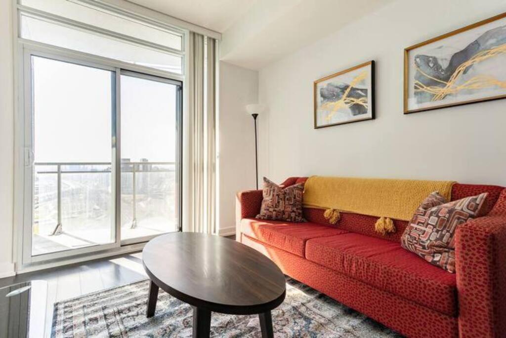 Guestic At Cityplace - Lake View & One Free Parking Toronto Esterno foto